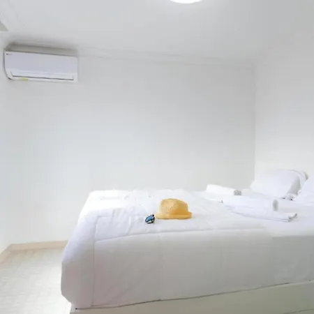Villa-costaadeje-3br-balcony-wifi-parking *