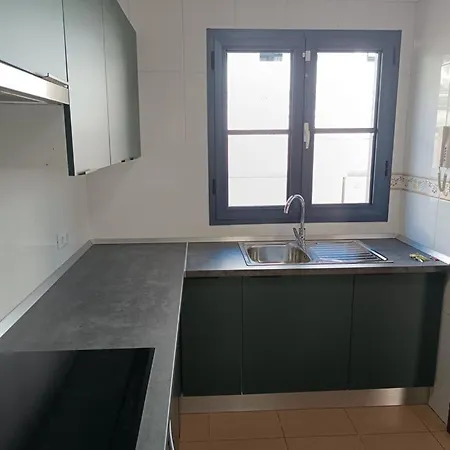 Villa-costaadeje-3br-balcony-wifi-parking ヴィラ
