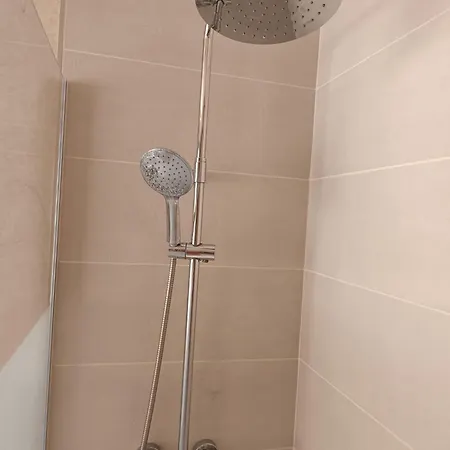 Villa-costaadeje-3br-balcony-wifi-parking ヴィラ