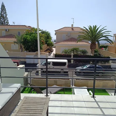 Villa-costaadeje-3br-balcony-wifi-parking ヴィラ アデヘ
