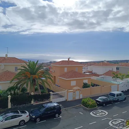 Villa-costaadeje-3br-balcony-wifi-parking